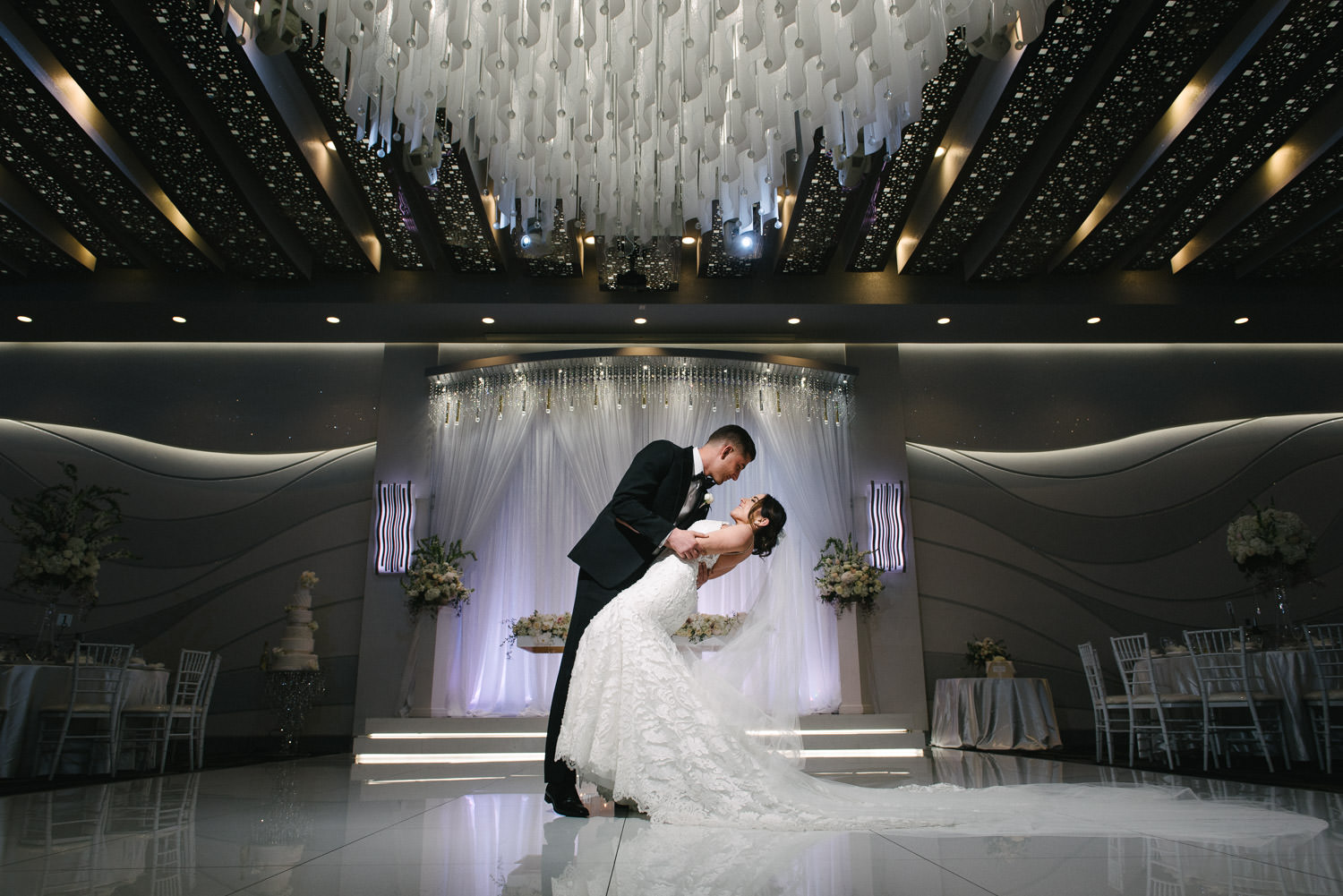 How To Find The Perfect Wedding Venue In Los Angeles, CA For Your Big Day Perfect Wedding Venue - Modern Ballroom at Metropol