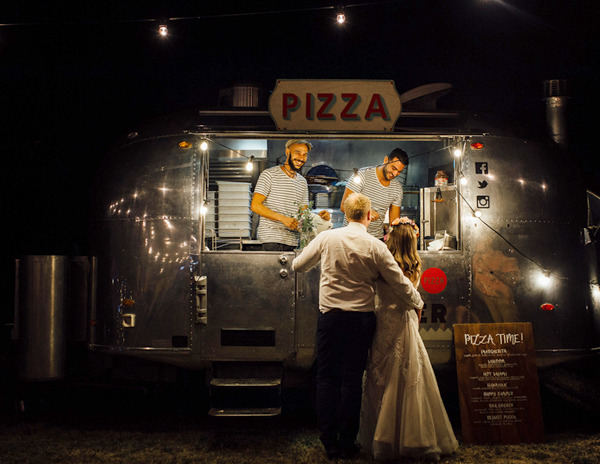 12 Unique Wedding Reception Entertainment Ideas Your Guests Will Love