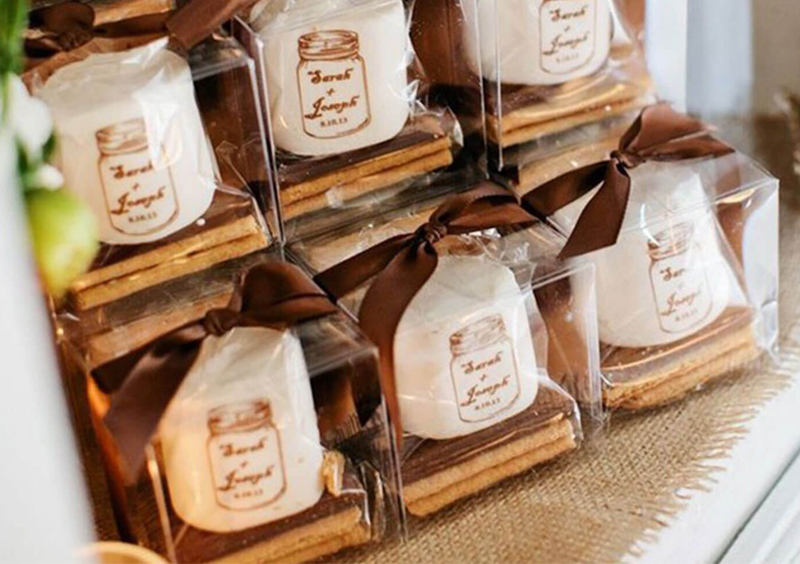 Disappearing Wedding Trends - Wedding Favors With Ribbon