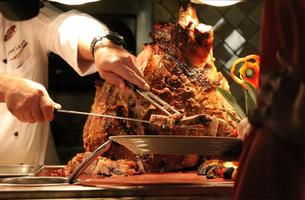 What Serving Style Is Right For Your Reception? Wedding Reception Food Serving Styles - Carving Station